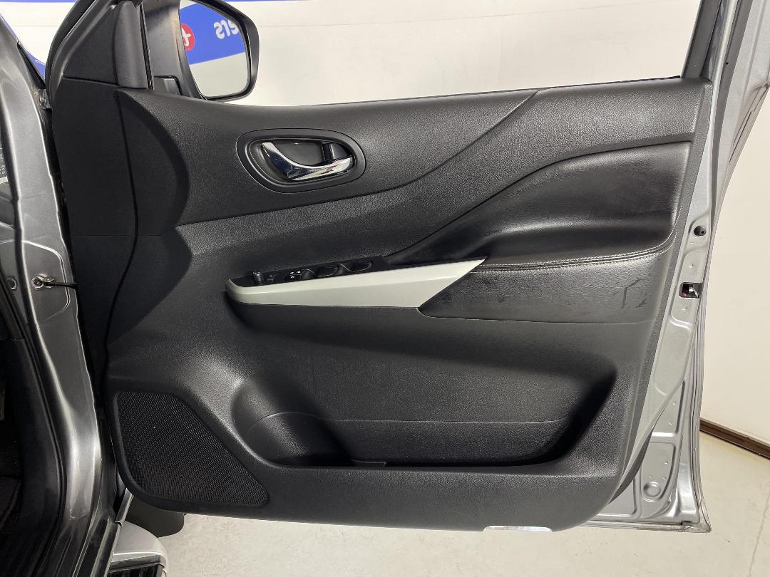 Photo '15' of Nissan Navara Photo '15' of Nissan Navara