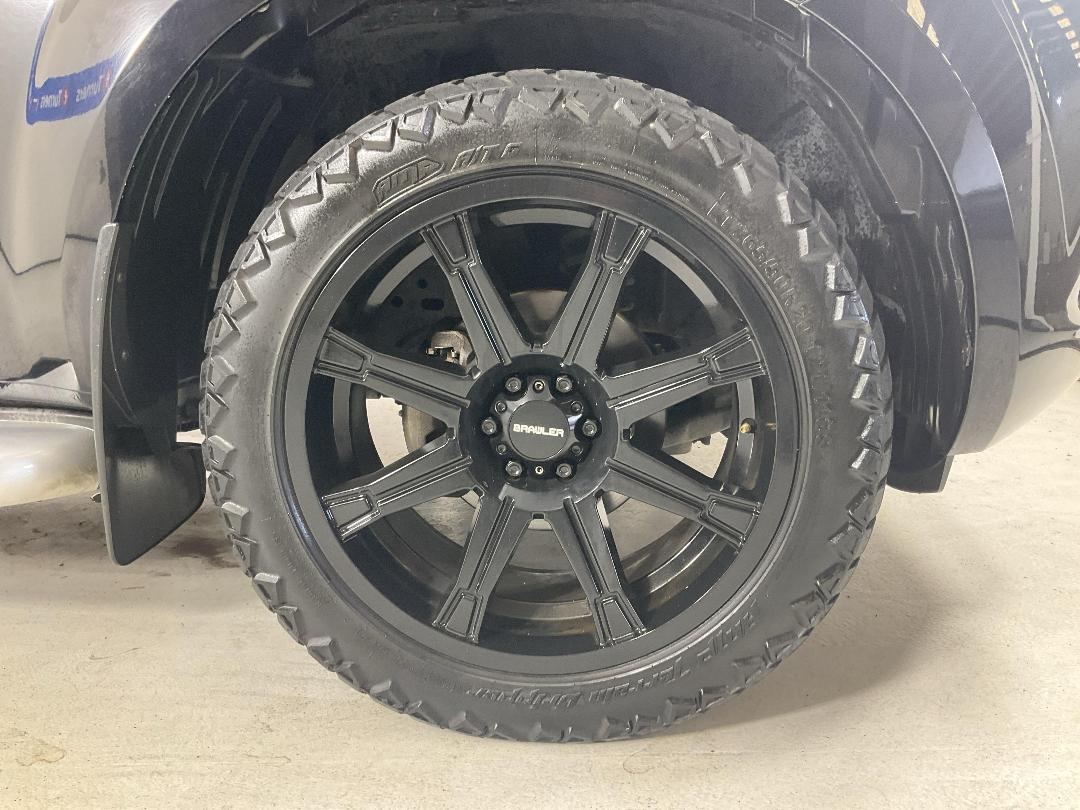 Photo '9' of Nissan Navara