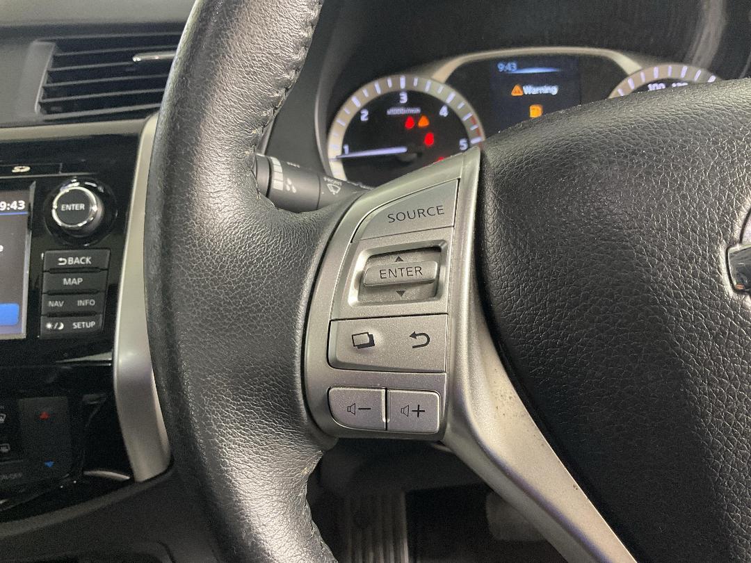 Photo '26' of Nissan Navara