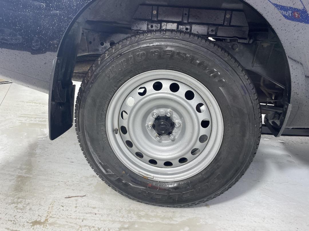 Photo '12' of Nissan Navara