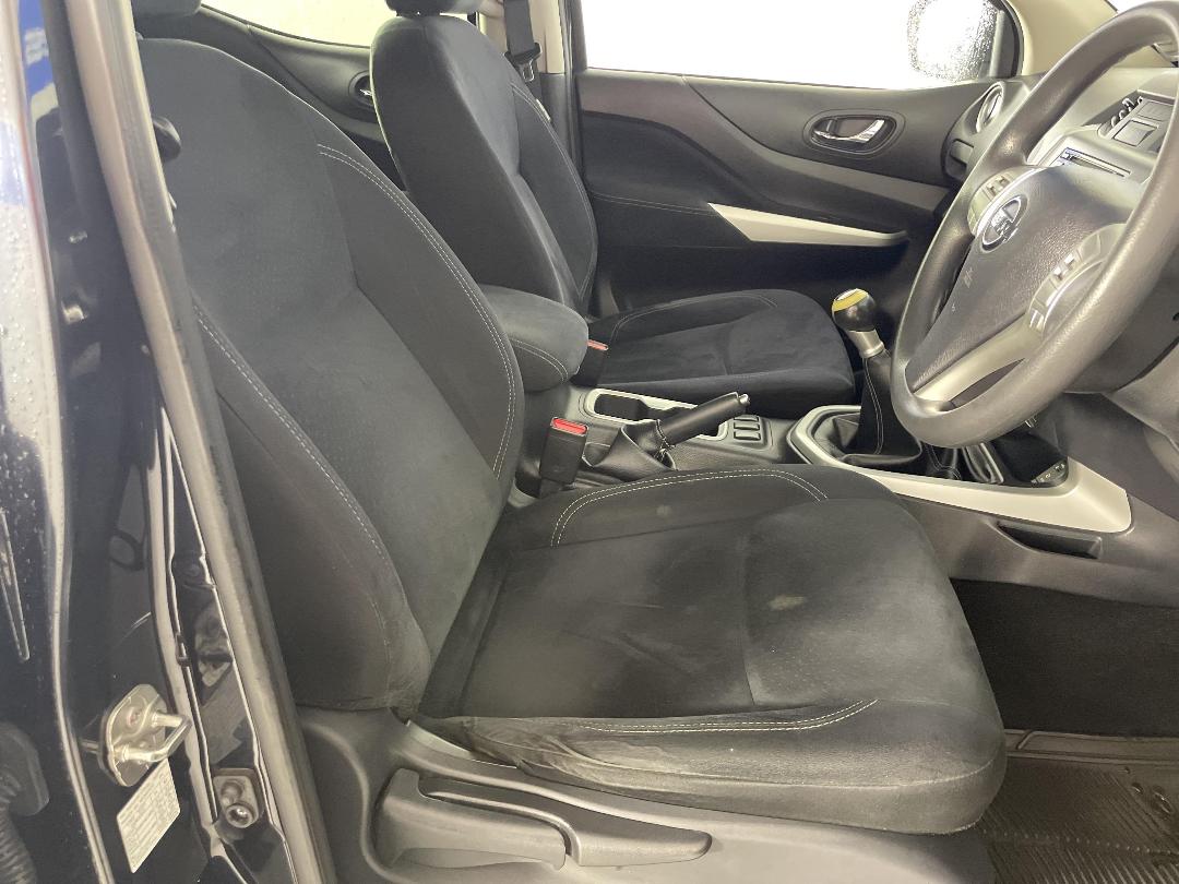 Photo '16' of Nissan Navara