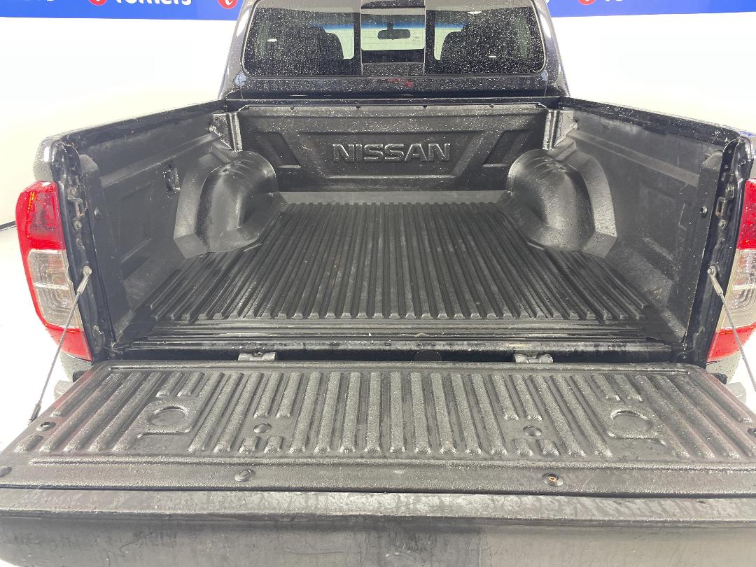 Photo '14' of Nissan Navara