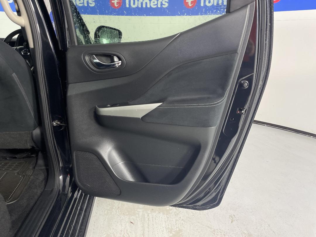 Photo '19' of Nissan Navara