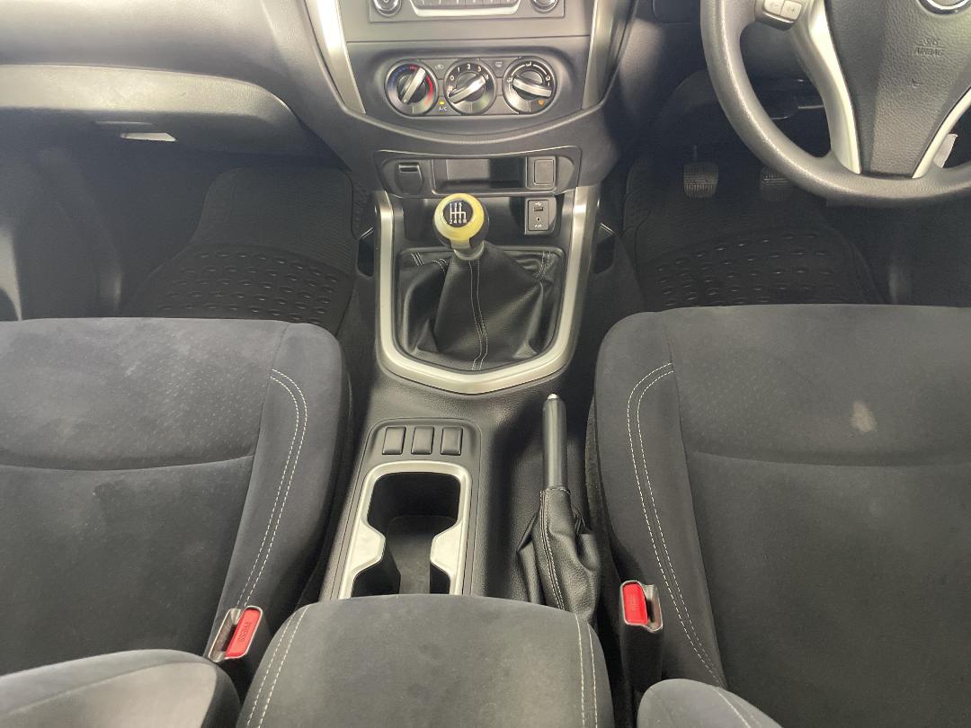 Photo '18' of Nissan Navara