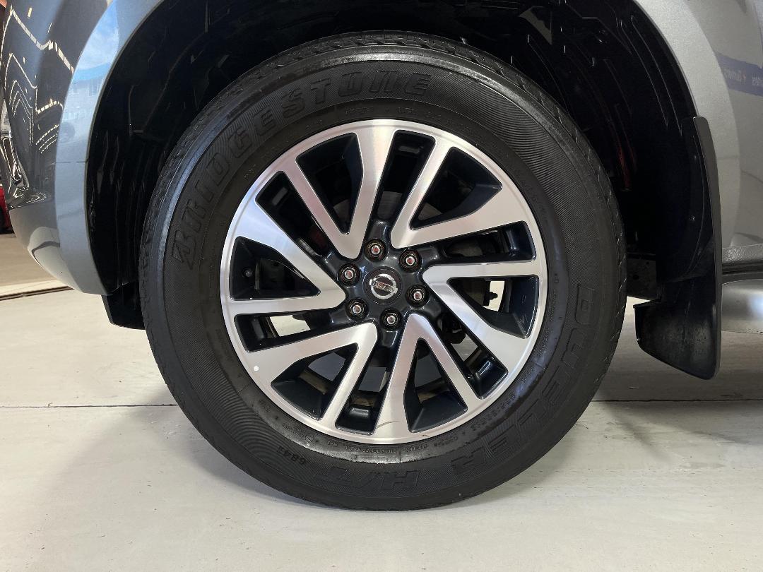 Photo '10' of Nissan Navara