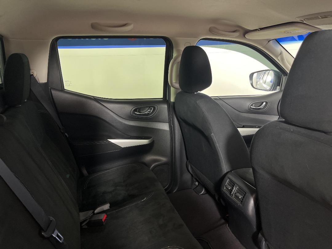 Photo '20' of Nissan Navara