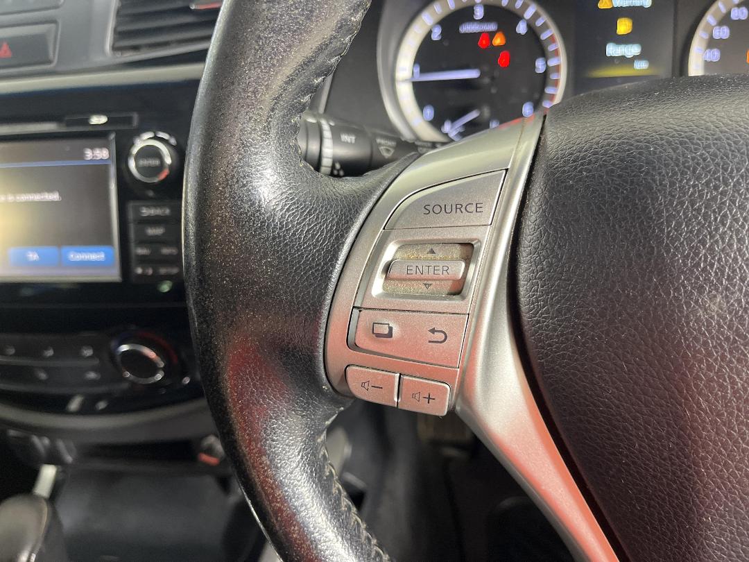 Photo '28' of Nissan Navara