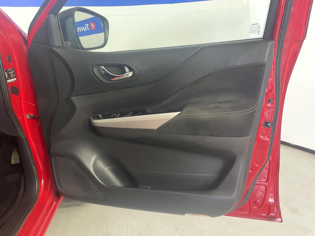 Photo '15' of Nissan Navara