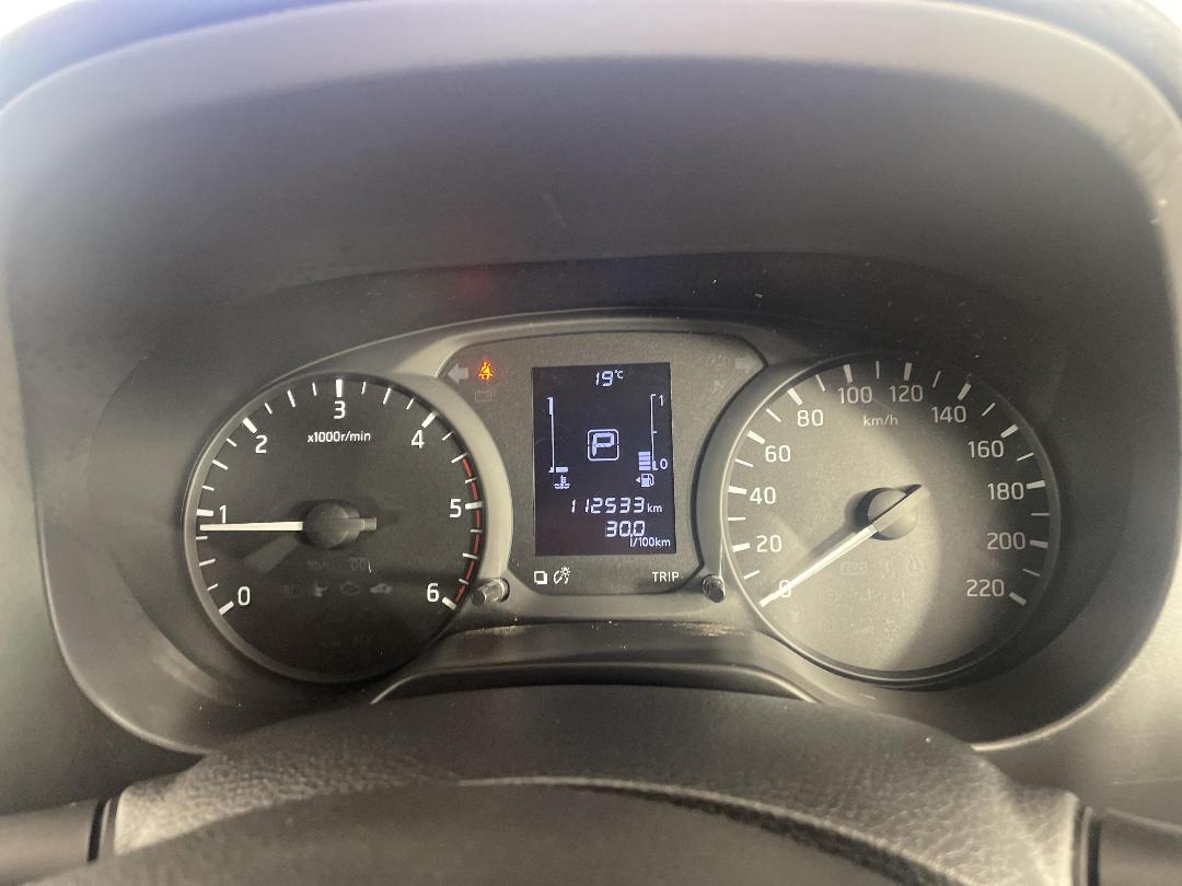 Photo '21' of Nissan Navara