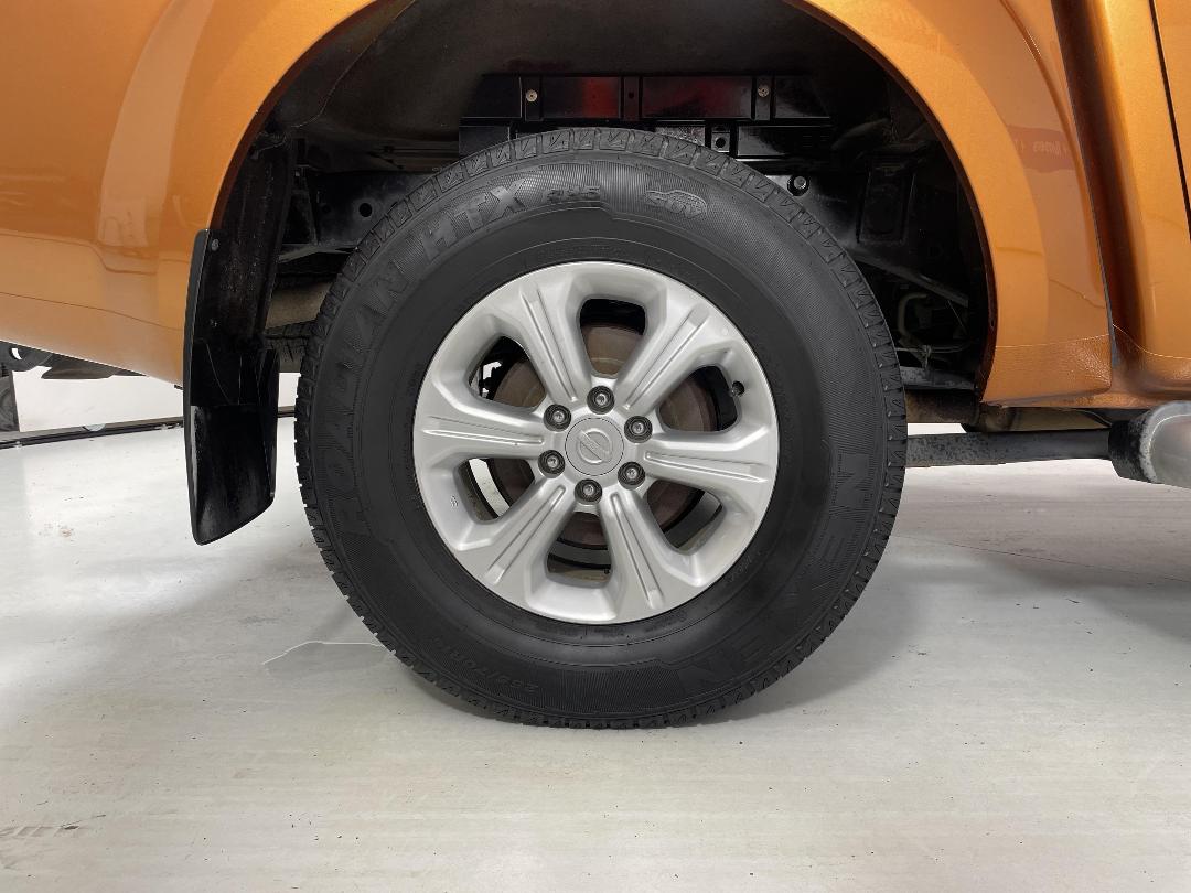 Photo '12' of Nissan Navara