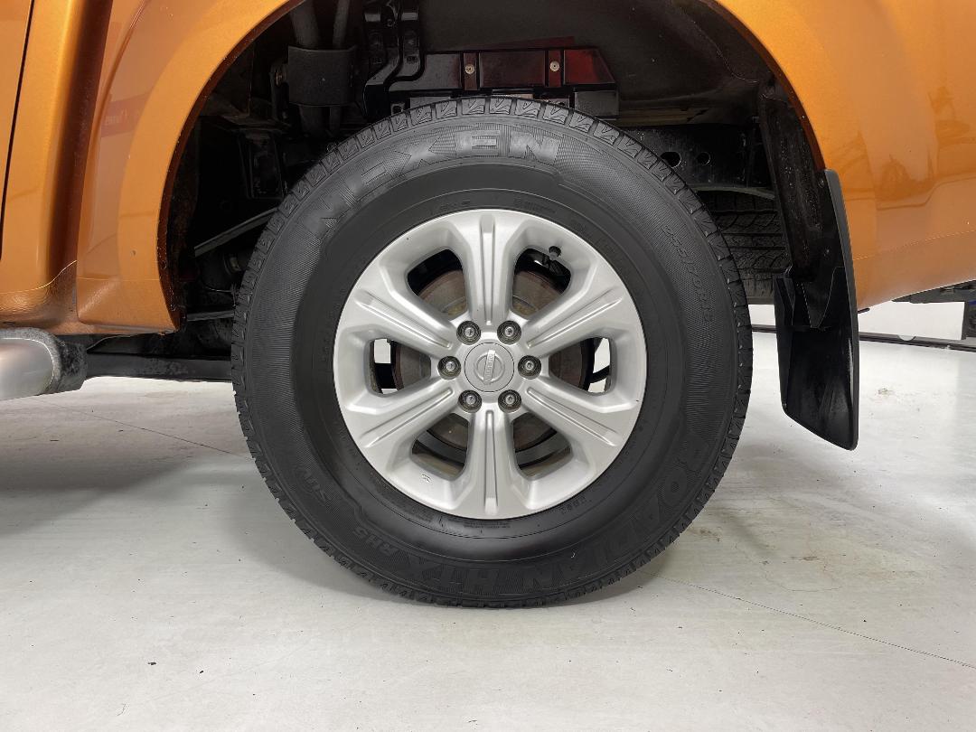 Photo '11' of Nissan Navara