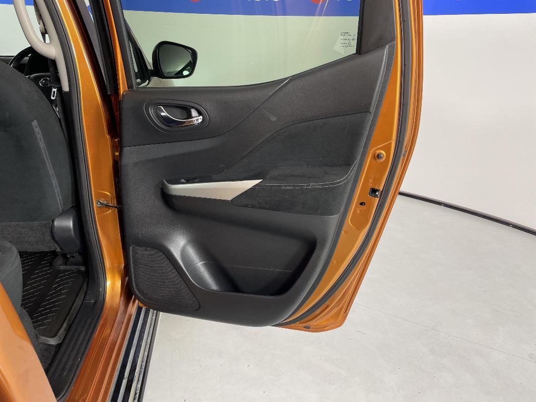 Photo '19' of Nissan Navara