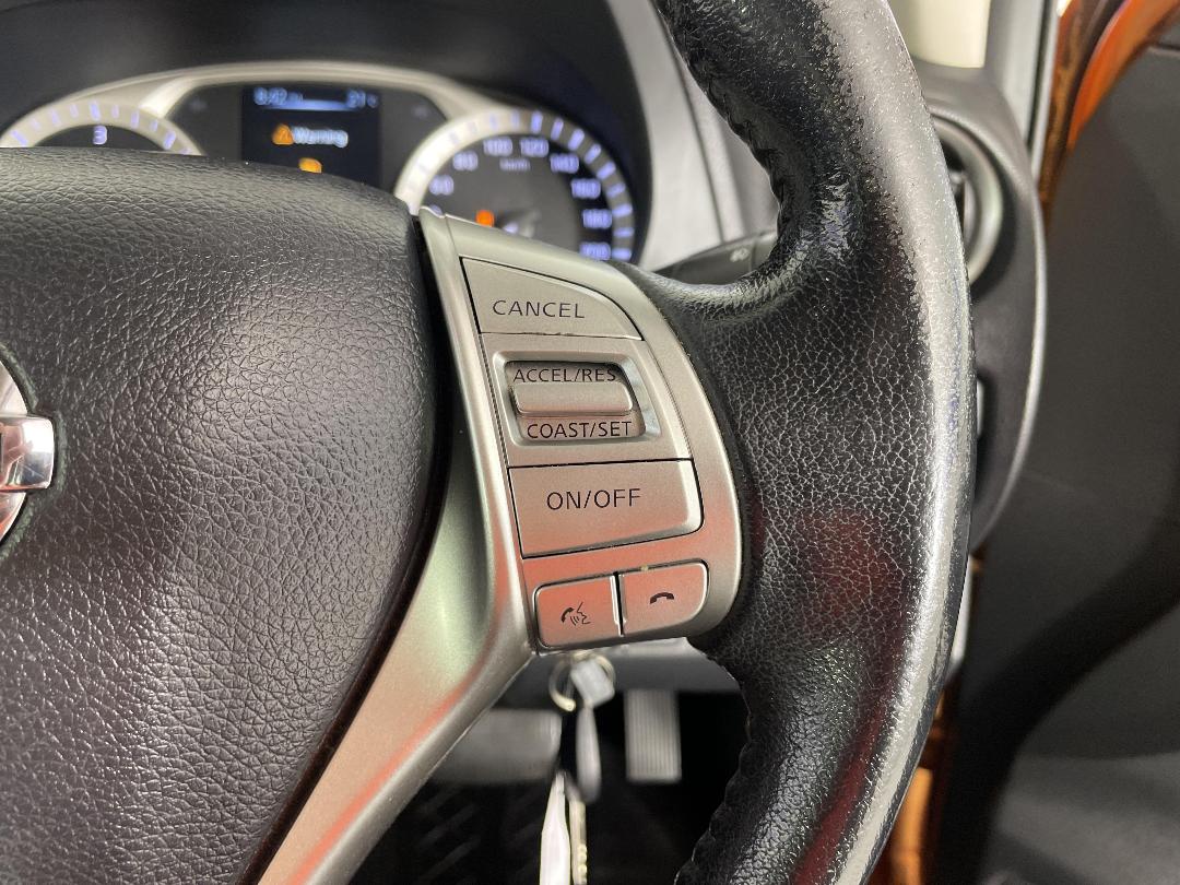 Photo '24' of Nissan Navara