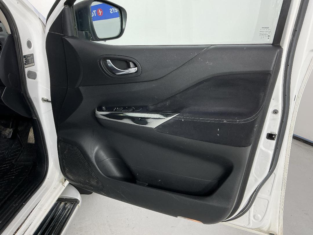 Photo '15' of Nissan Navara Photo '15' of Nissan Navara