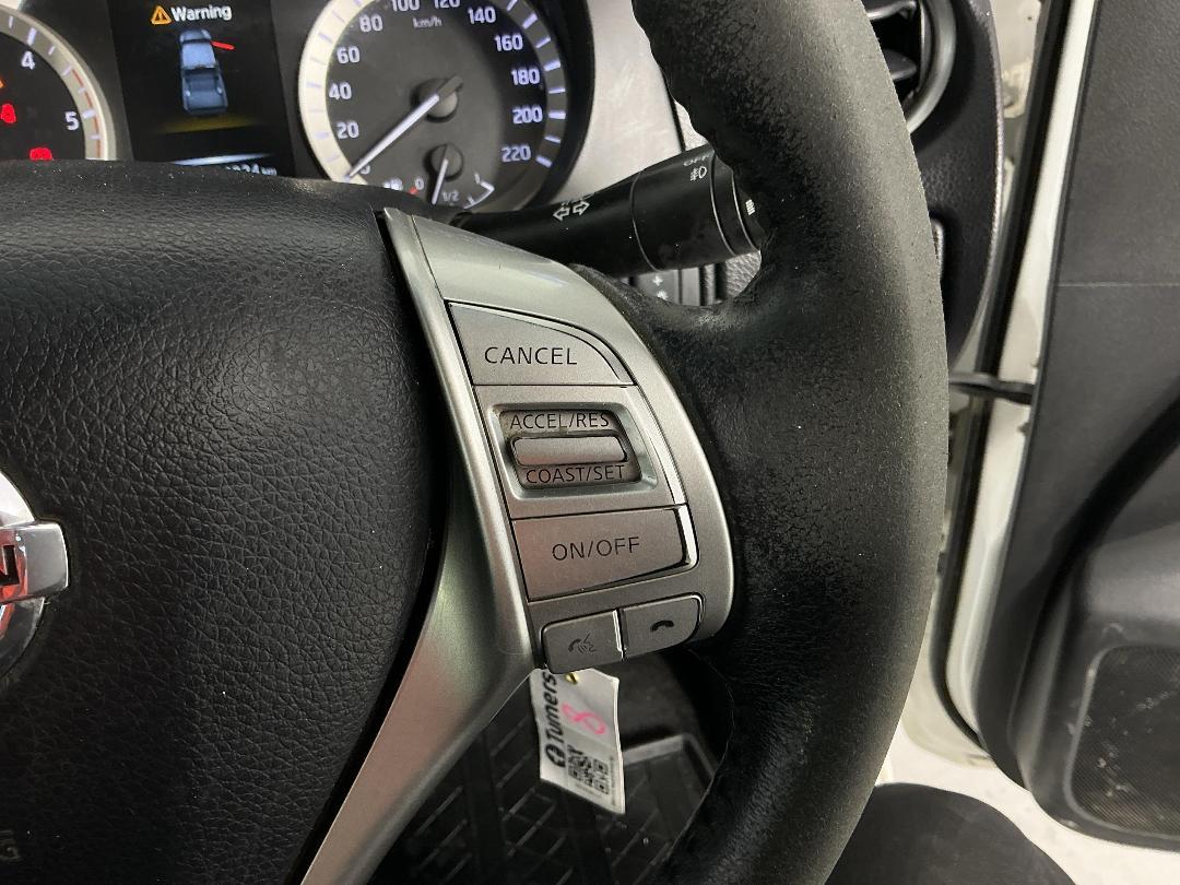 Photo '24' of Nissan Navara Photo '24' of Nissan Navara