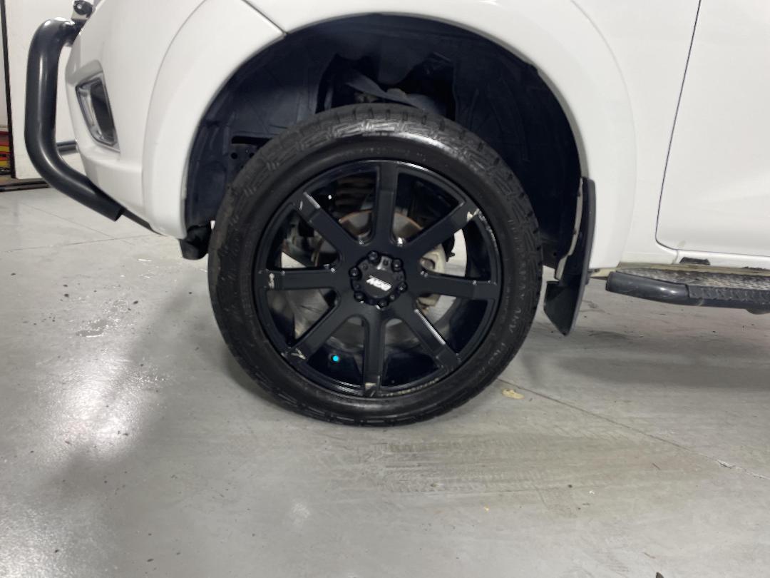 Photo '10' of Nissan Navara