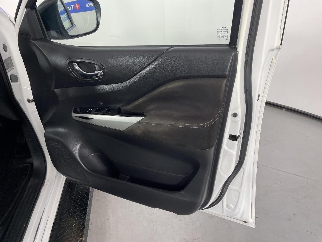 Photo '15' of Nissan Navara