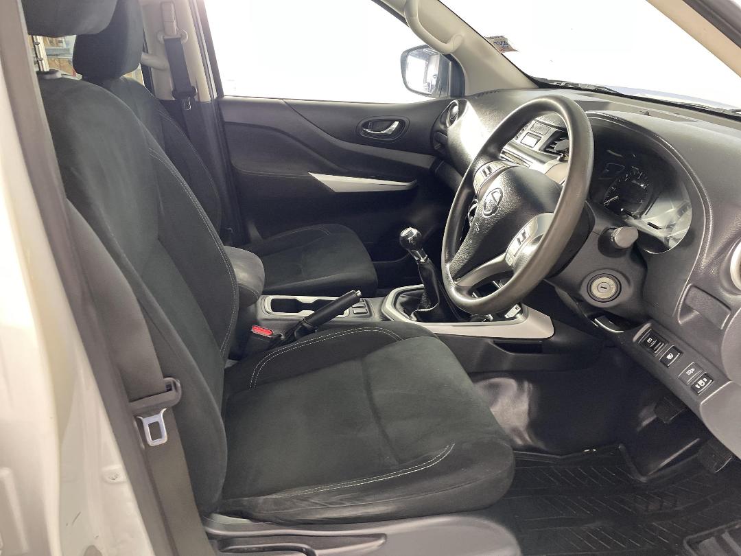 Photo '16' of Nissan Navara