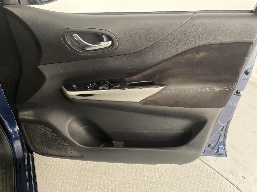 Photo '15' of Nissan Navara