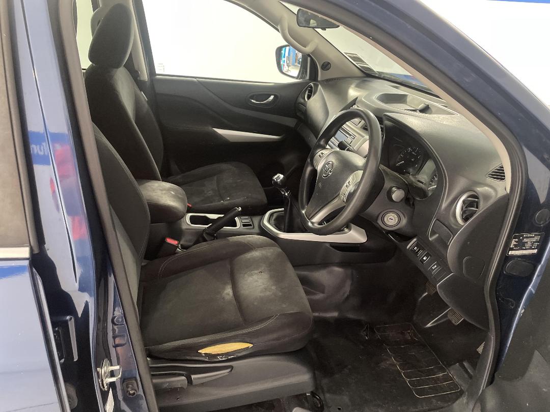 Photo '16' of Nissan Navara