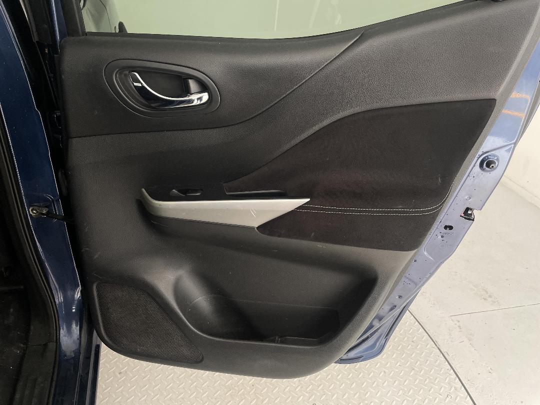 Photo '19' of Nissan Navara