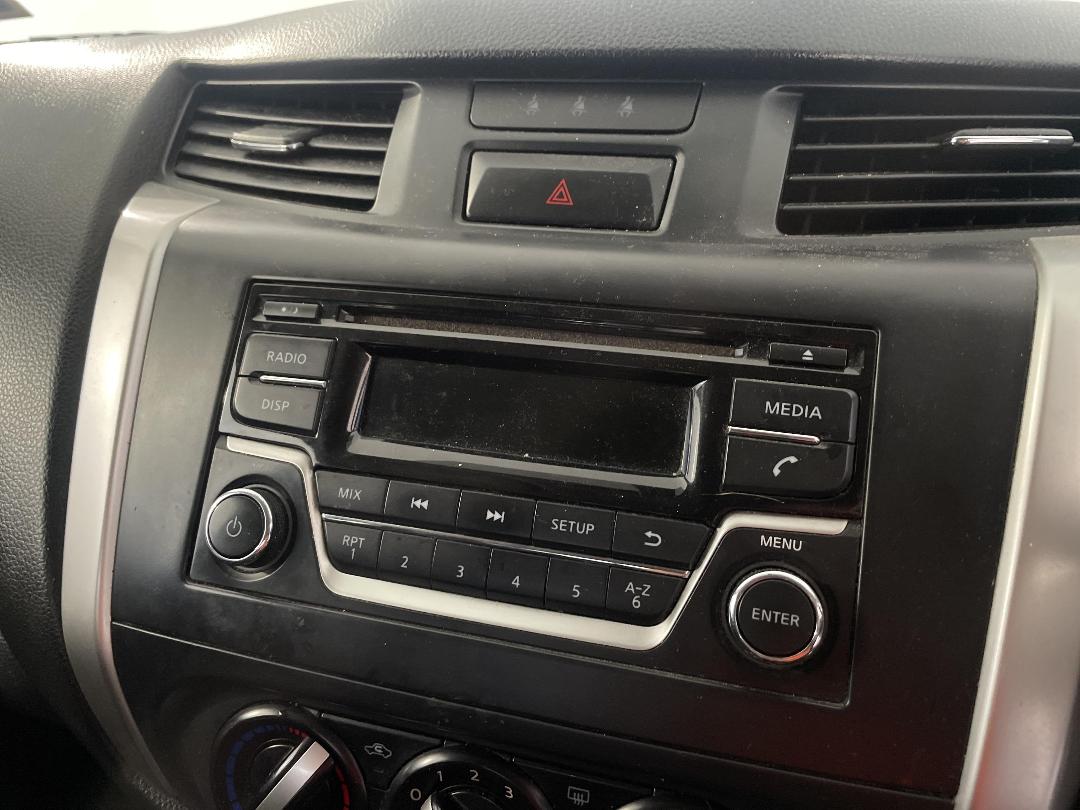 Photo '28' of Nissan Navara