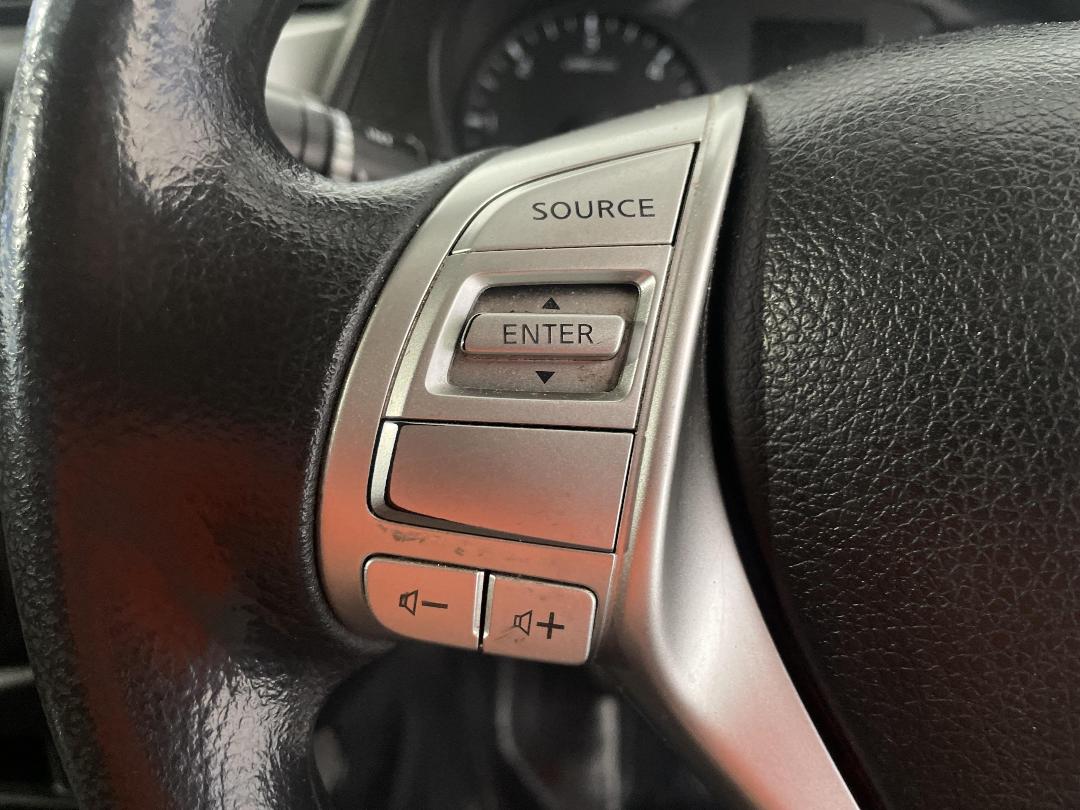 Photo '26' of Nissan Navara