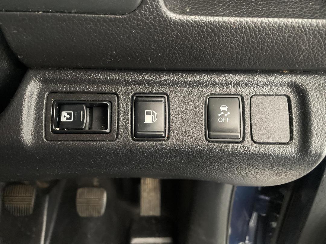 Photo '24' of Nissan Navara