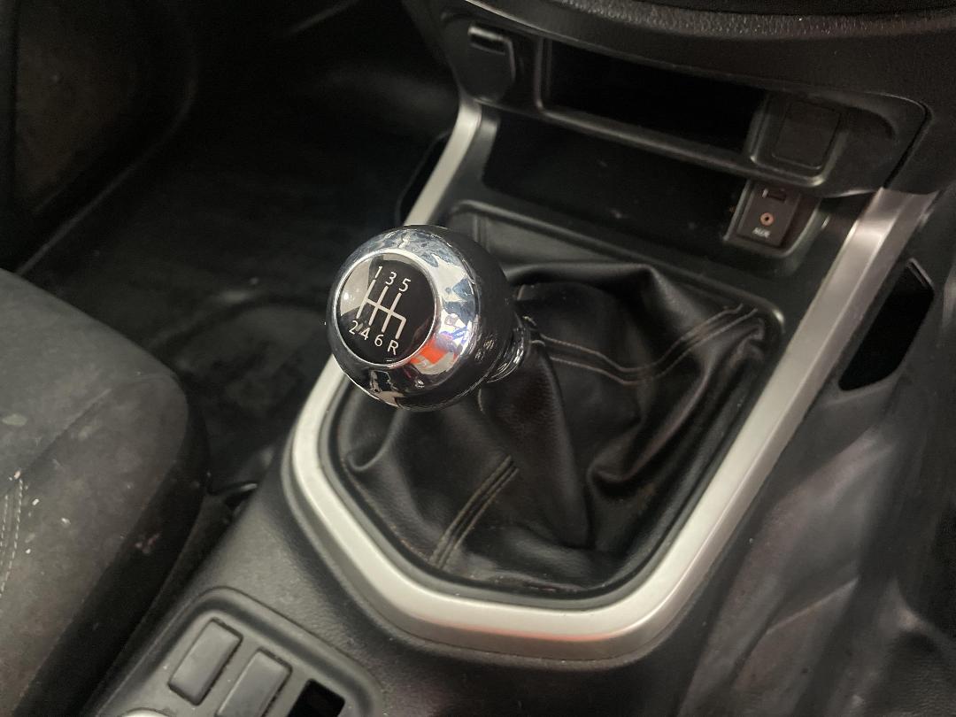 Photo '30' of Nissan Navara