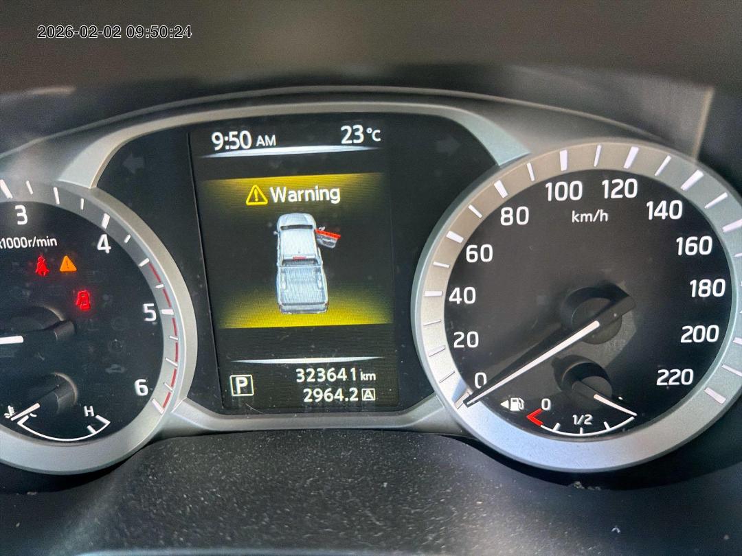 Photo '7' of Nissan Navara ST