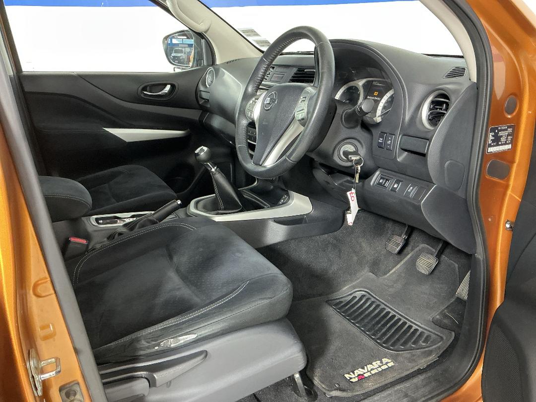 Photo '16' of Nissan Navara