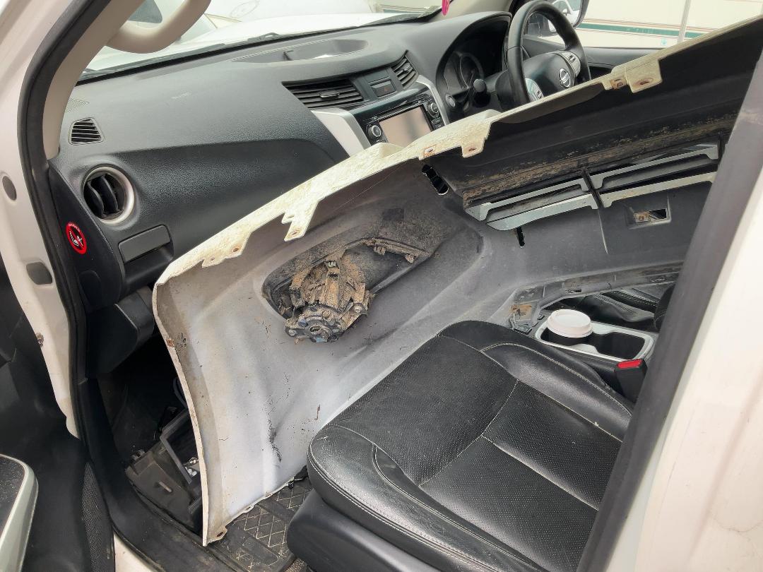 Photo '14' of Nissan Navara ST-X