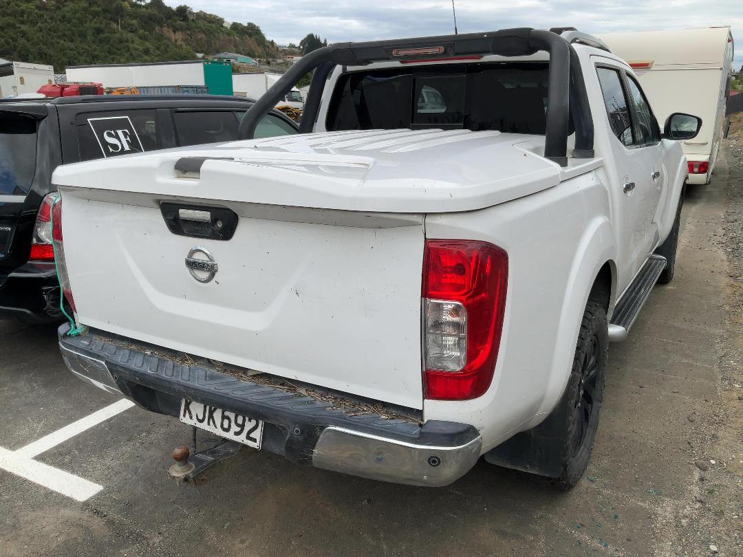 Photo '2' of Nissan Navara ST-X