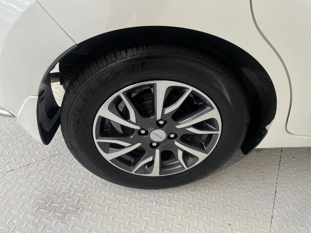 Photo '12' of Nissan Note