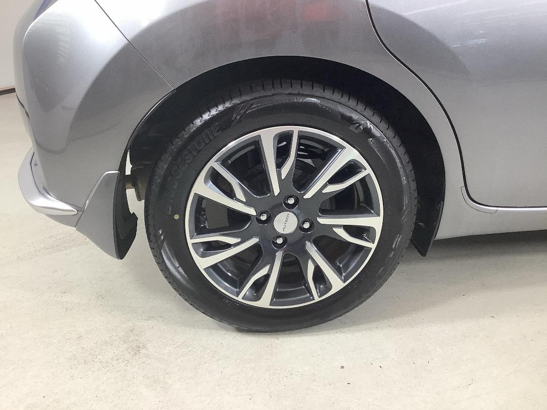 Photo '12' of Nissan Note