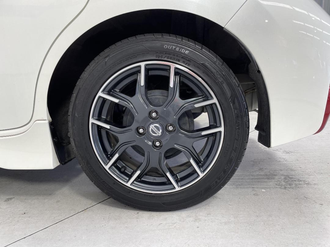 Photo '11' of Nissan Note