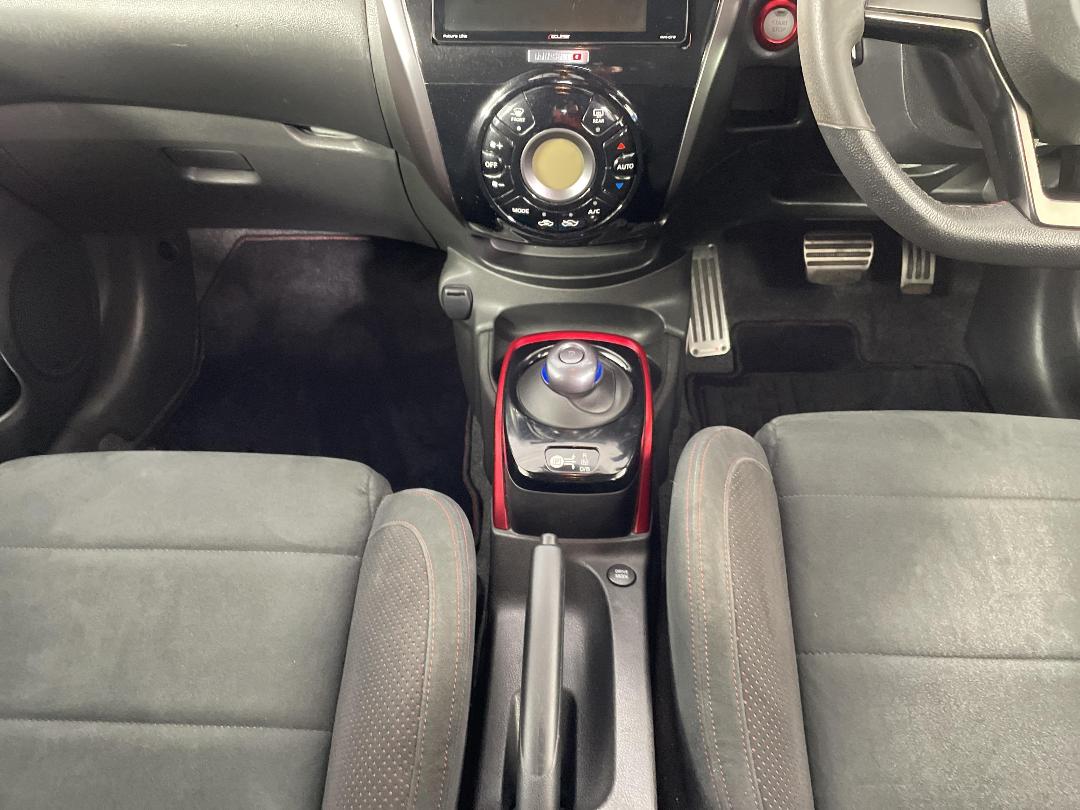 Photo '18' of Nissan Note