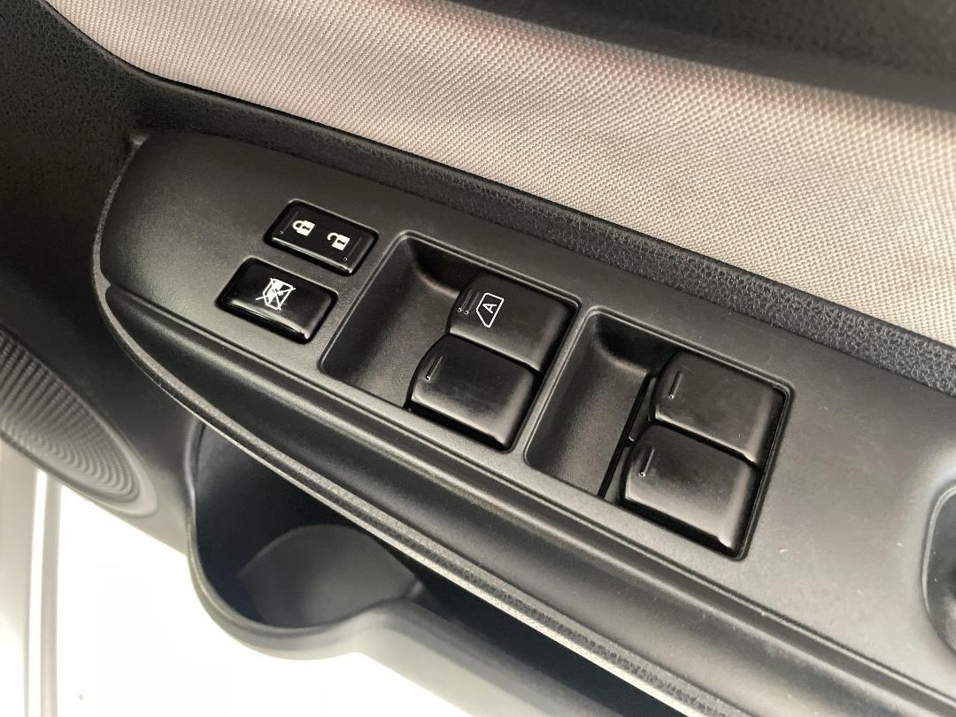 Photo '23' of Nissan Note Photo '23' of Nissan Note