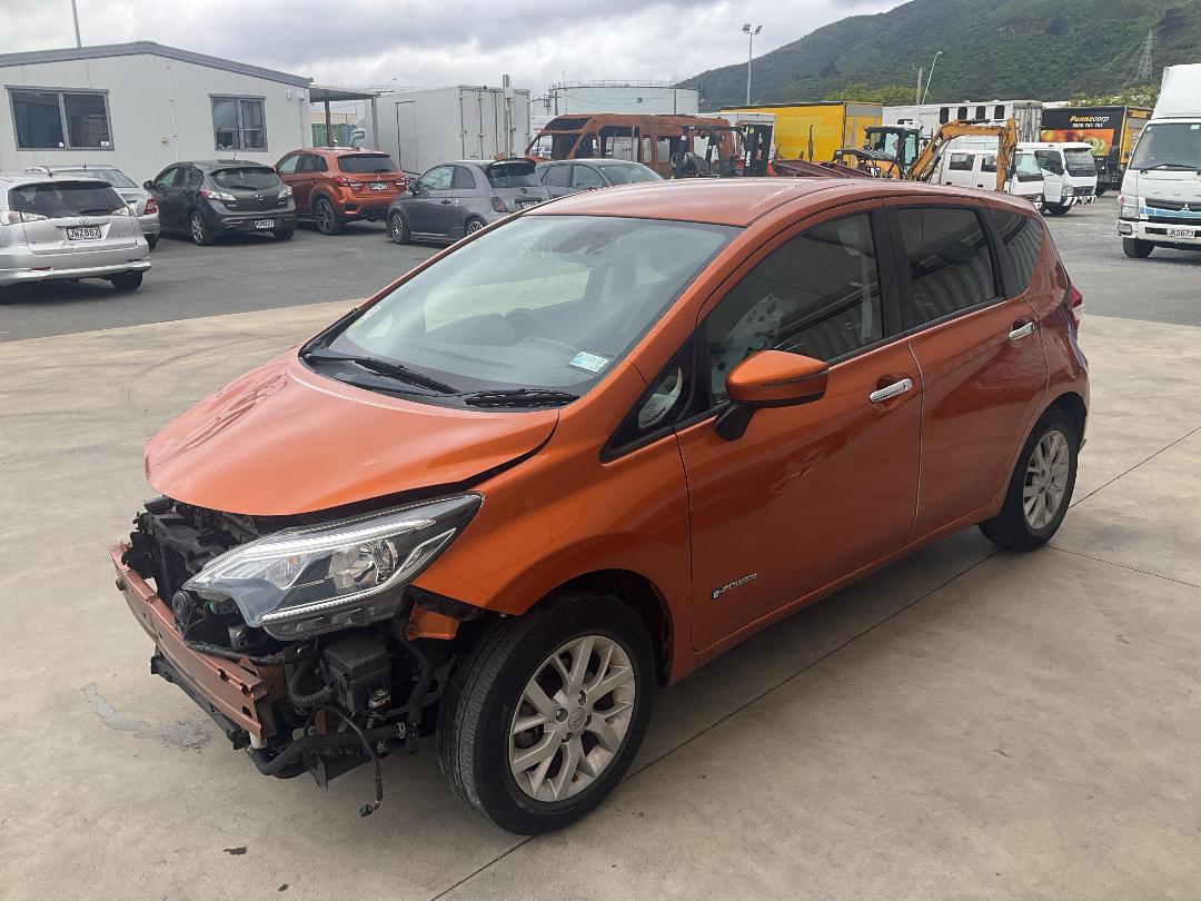 Photo '2' of Nissan Note Hybrid Photo '2' of Nissan Note Hybrid