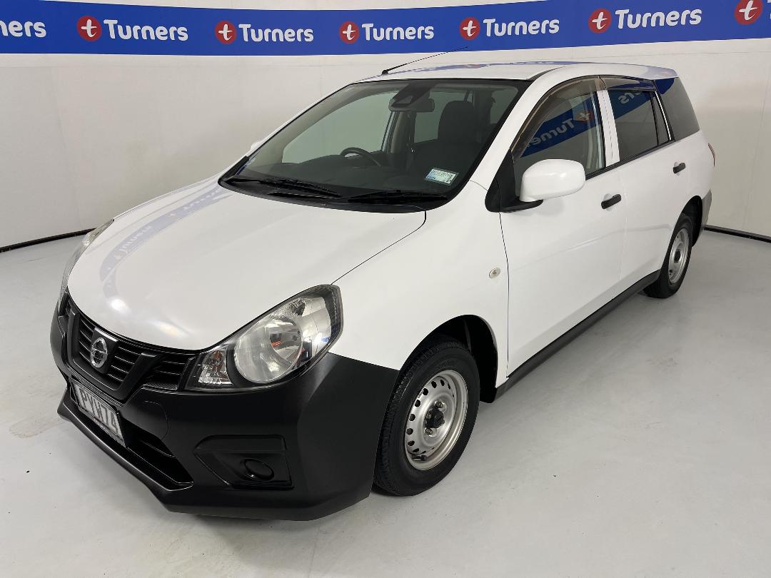 Photo '4' of Nissan NV150