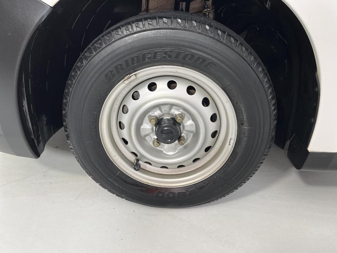 Photo '10' of Nissan NV150