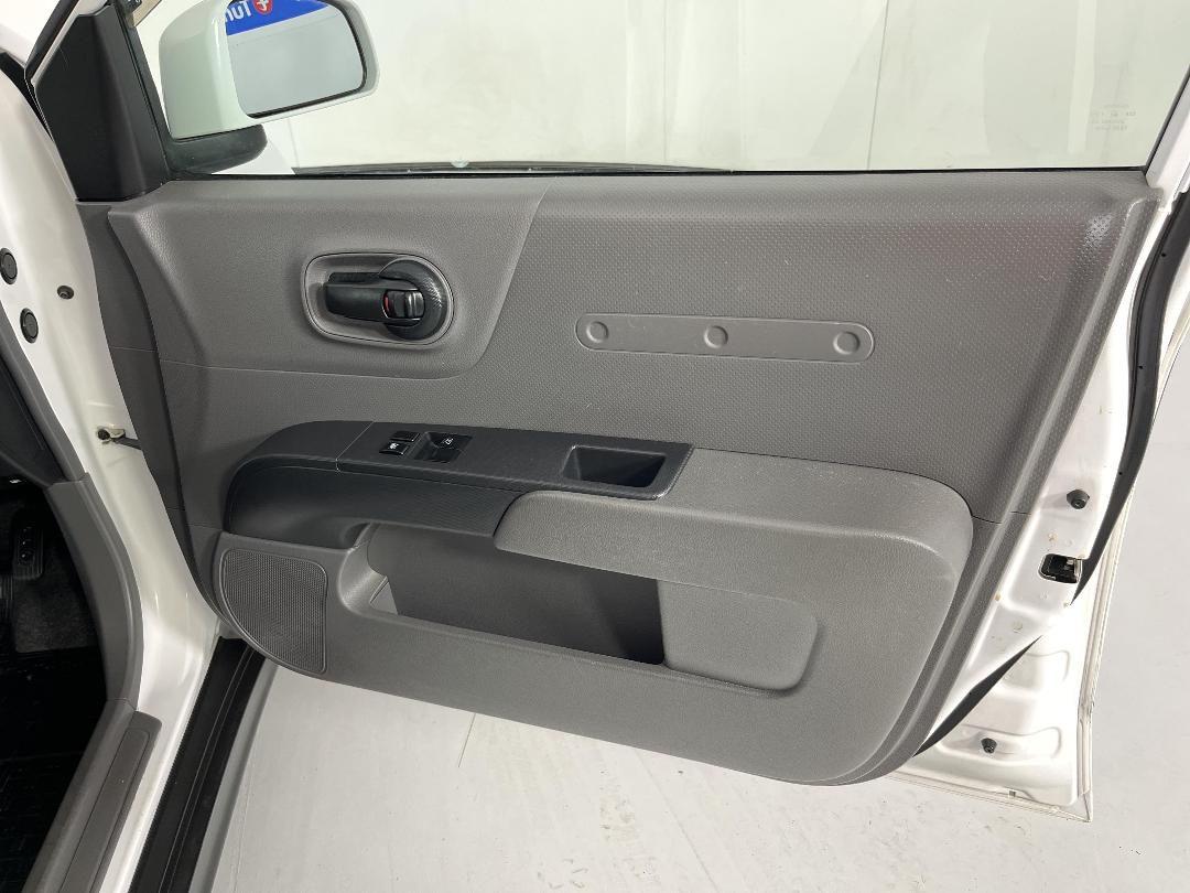 Photo '15' of Nissan NV150