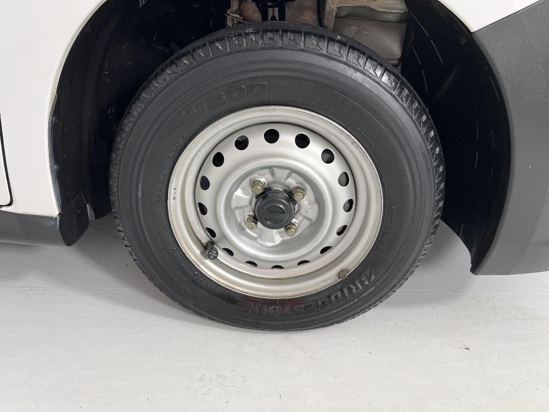 Photo '9' of Nissan NV150