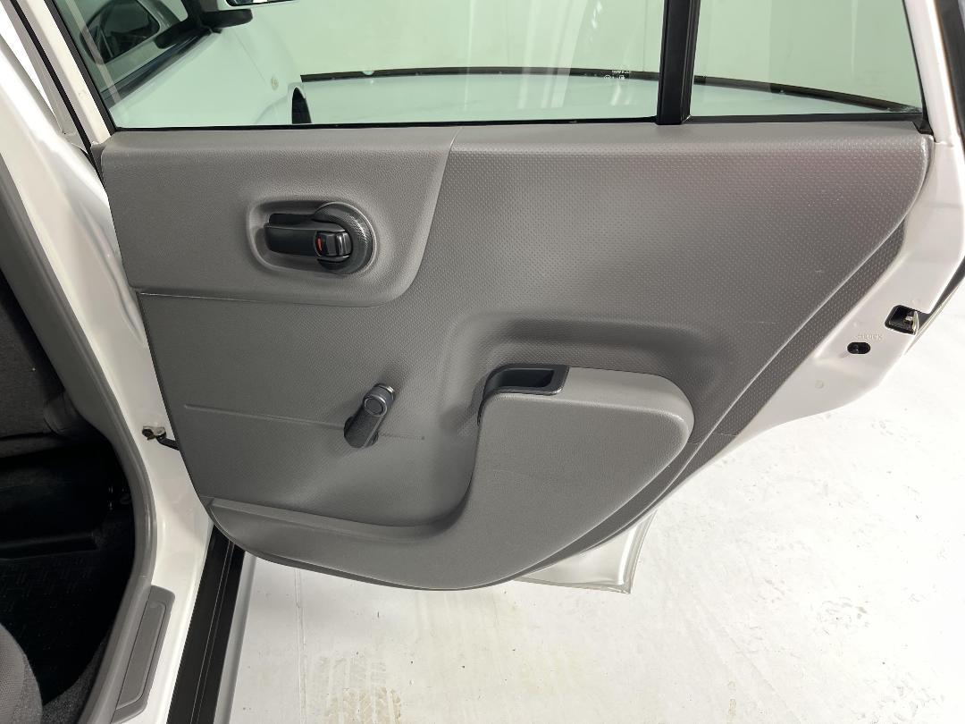 Photo '19' of Nissan NV150