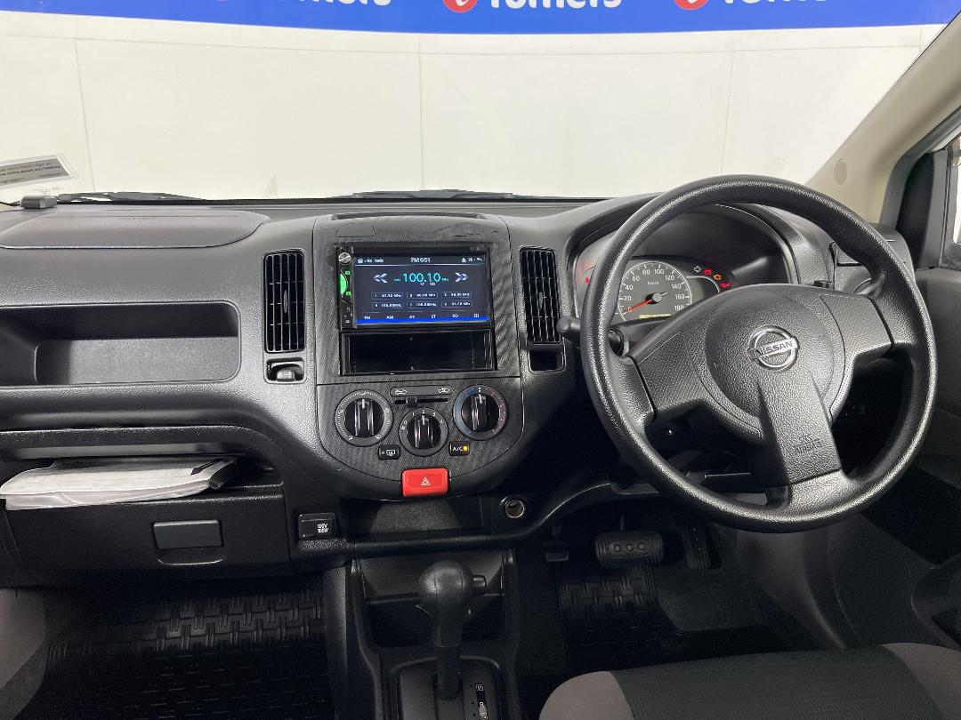 Photo '17' of Nissan NV150