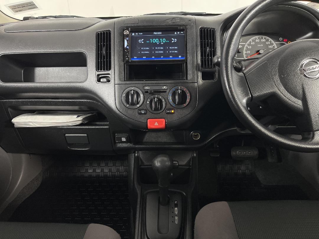 Photo '18' of Nissan NV150