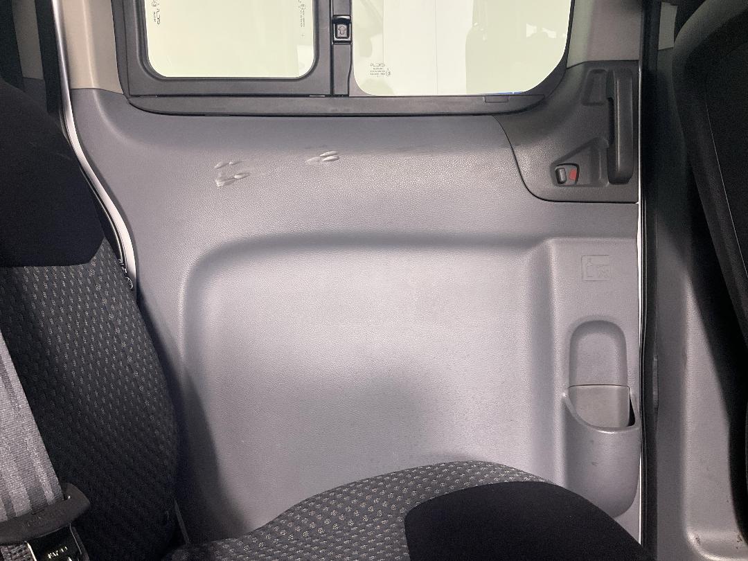 Photo '19' of Nissan NV200 Photo '19' of Nissan NV200