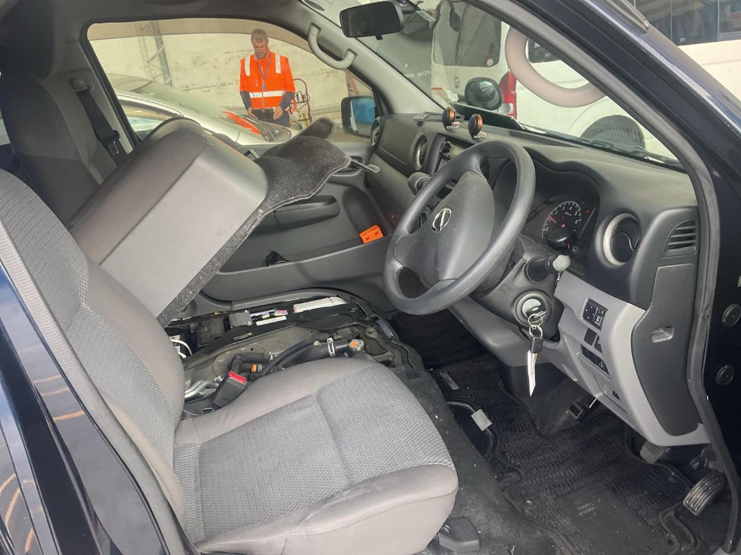 Photo '23' of Nissan NV350 Photo '23' of Nissan NV350