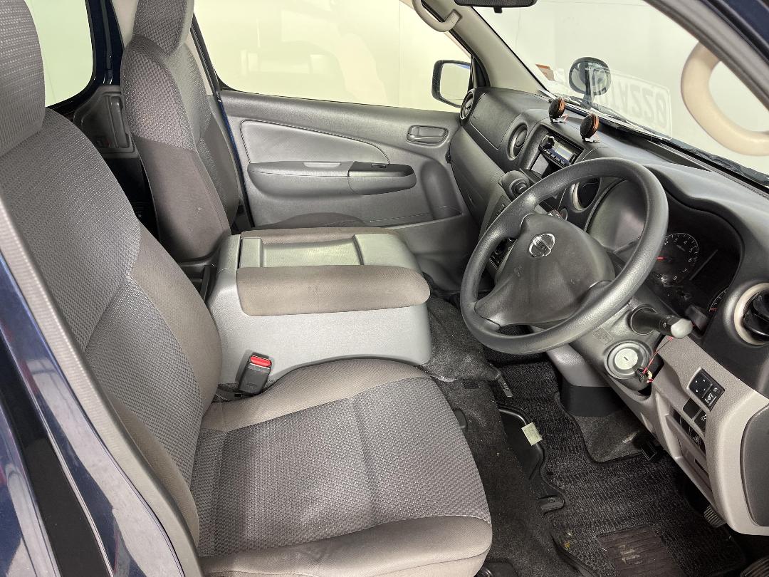 Photo '16' of Nissan NV350 Photo '16' of Nissan NV350