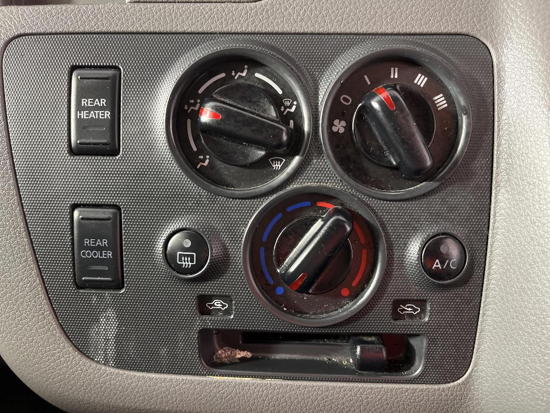 Photo '28' of Nissan NV350 Photo '28' of Nissan NV350